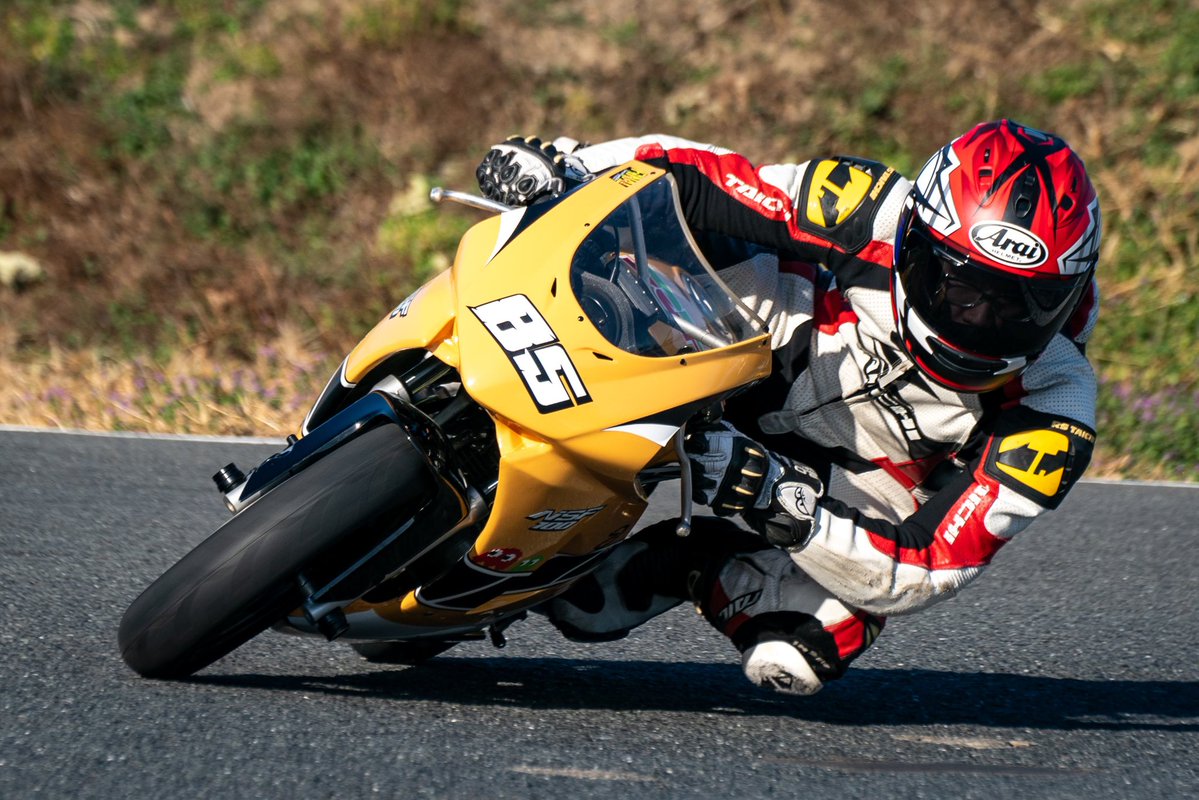 Junk_FZR's tweet photo. 全部間違えた例がこちらになります。
フロントかリアから破綻して滑って終わります。 https://t.co/b3F1ei4A9h