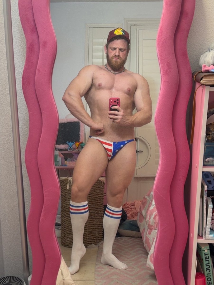 bubblegumshane's tweet photo. Happy 4th and stuff https://t.co/Hom12Rt3LT