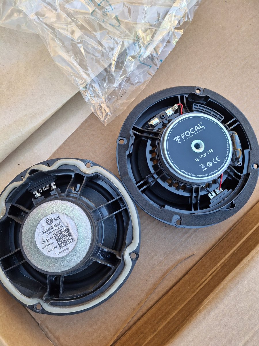 Lwanda_'s tweet photo. Sanbonani. Long overdue update but because of unreliable installers, I decided to do this myself(we're still leaving cars alone 🫵🏾). 

Was it worth it? Absolutely. Would I do it again? No. It took me the whole damn day 😭 https://t.co/yC4xv1io6d