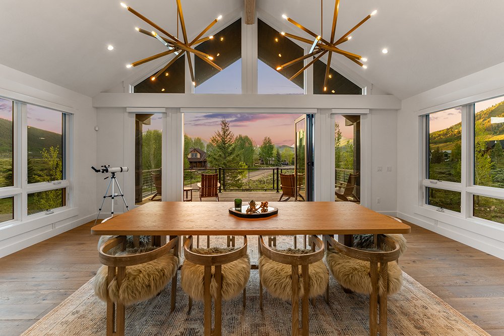 LUXRE's tweet photo. Set within the Silver Sage Subdivision—one of Crested Butte's most coveted residential enclaves—92 W Silver Sage Drive is an extensively reimagined, fully-furnished masterpiece.

🗝️ LIV Sotheby's International Realty | $4,575,000 USD | https://t.co/5tsGfuR9sV https://t.co/cpn05VZniW