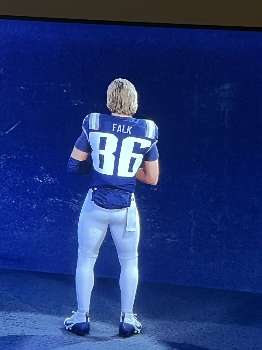 DrunkPacker's tweet photo. @EASPORTSCollege @Garrettnuss13 Yall got the stripes in the wrong spot and the number fonts wrong. https://t.co/AdnySnfFsa