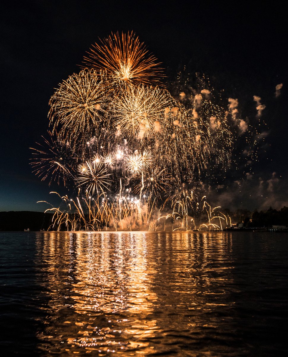 MarriottCSUF's tweet photo. A nation 250 years in the making, celebrated under one unforgettable sky. Happy 4th of July! 🇺🇸 #America250 https://t.co/DmNul5xZ52