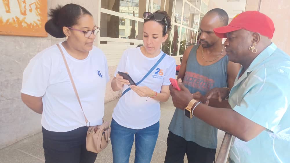 yaimitaglez's tweet photo. 🤍📣 Está mañana  ETECSACuba DT Norte, estuvo  bien representada, por el Centro de Telecomunicaciones Vedado, en la Feria Tecnollógíca de la Central de Trabajadores de Cuba.🇨🇺
🖥️📱
-
#EtecsaConCuba https://t.co/rz25cBsOle