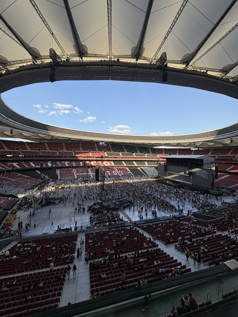 aleinbts's tweet photo. Chicas ya estoy en el metropolitano….

Donde estáis y porque no está el escenario 360?!?!? https://t.co/EaMSkeUuX8