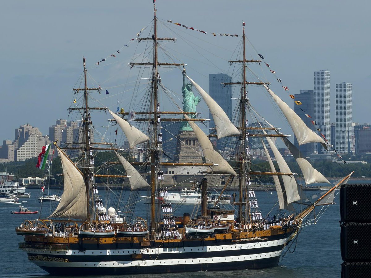 ItalianNavy's tweet photo. Buon 250° anniversario!

Quale modo migliore per festeggiare se non con la bellezza senza tempo del Vespucci che arriva a New York per la straordinaria Sail4th 250 Parade of Tall Ships?

Già nel 1976 il Vespucci partecipò alle celebrazioni per il Bicentenario e, cinquant’anni dopo, il 4 luglio 2026, torna a New York per celebrare il 250° anniversario degli Stati Uniti d’America.

Una storia che continua a navigare attraverso il tempo e oltre l’oceano.

#ItalianNavy
#IlGrandeEquipaggio
#INR250
#NYC
#TourVespucci
 
🇮🇹⚓️🇺🇸

Happy 250th Anniversary!

What better way to celebrate than with the timeless beauty of the Amerigo Vespucci arriving in New York for the extraordinary Sail4th 250 Parade of Tall Ships?

Back in 1976, the Vespucci took part in the Bicentennial celebrations, and fifty years later, on July 4, 2026, she returns to New York to celebrate the 250th anniversary of the United States of America.

A story that continues to sail through time and across the ocean.

#ItalianNavy
