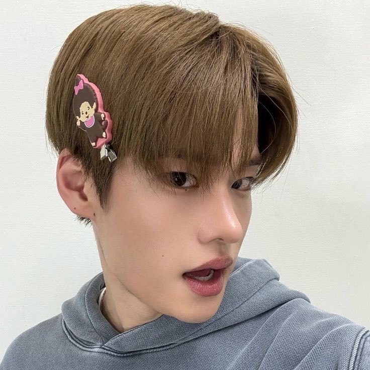 bornndie's tweet photo. “เธออยากกินอะไร”
“อ..เอ่อ”
“ห๊ะ”
“เอา ✨𝓑𝓵𝓪𝓬𝓴 𝓢𝓹𝓪𝓰𝓱𝓮𝓽𝓽𝓲 𝔀𝓲𝓽𝓱 𝓓𝓸𝓻𝔂 𝓯𝓲𝓼𝓱✨ค่ะ” https://t.co/PLkdIzmKz0