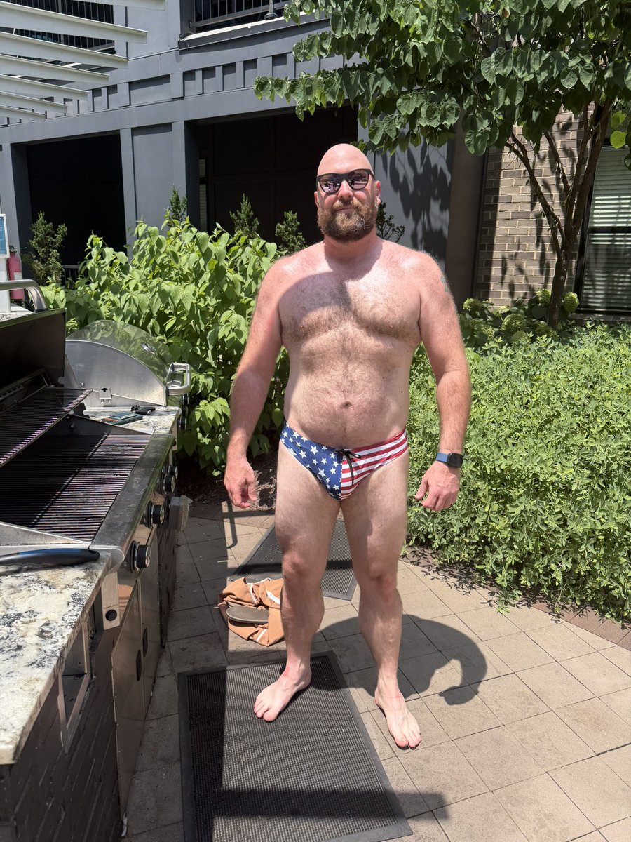 SirKurtusf's tweet photo. Who’s ready to pledge their allegiance to me? https://t.co/Pi4S0gUTgb