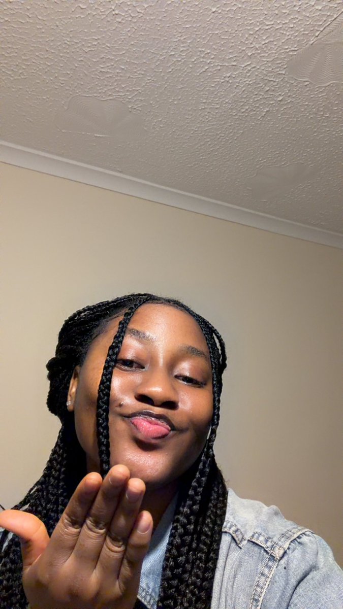 iamveektoria_'s tweet photo. My Face Card✨ https://t.co/6Px3YbIalp