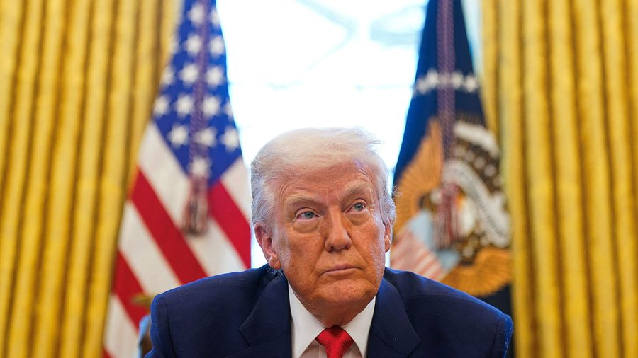 politvidchannel's tweet photo. BREAKING: Trump and his Family admitted to ‘Insider Trading’    

Trump and his family could face a fine of up to $5 million and imprisonment for up to 20 years. https://t.co/CkMWDTvSaA