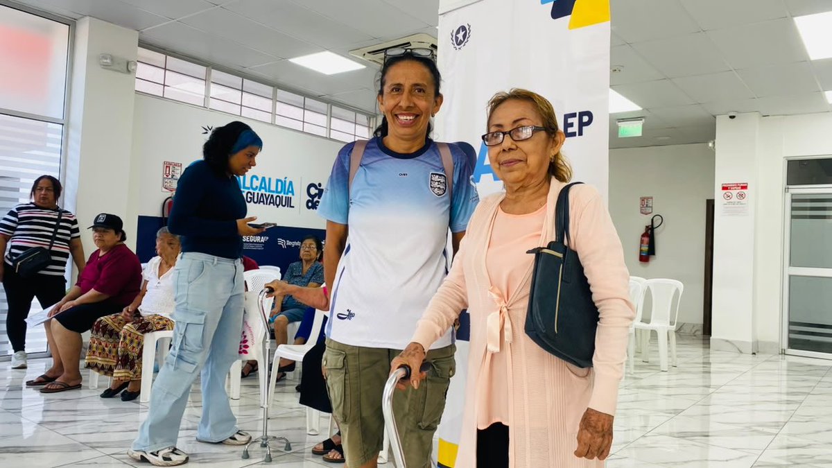 DASEAlcaldiaGye's tweet photo. Como parte del programa Esperanza Ciudadana, hoy en Casa Guayaca entregamos 47 implementos de movilidad. 💙Este es un importante respaldo para que más personas puedan desplazarse con mayor autonomía, independencia y dignidad.

@alcaldiagye 
@taticoronelf 

#AsíSeHaceGuayaquil https://t.co/bfJgwXlEy8
