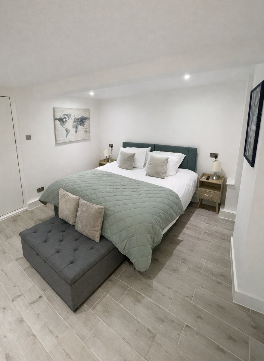 BoofDaddi's tweet photo. Apartment available for short &amp;medium term rental. Flexible bedding options.
📍Shepherds Bush, London. 

https://t.co/WH27ZtFpxJ

https://t.co/Ysg74RPW3V

RT https://t.co/CzyXuf7i9U