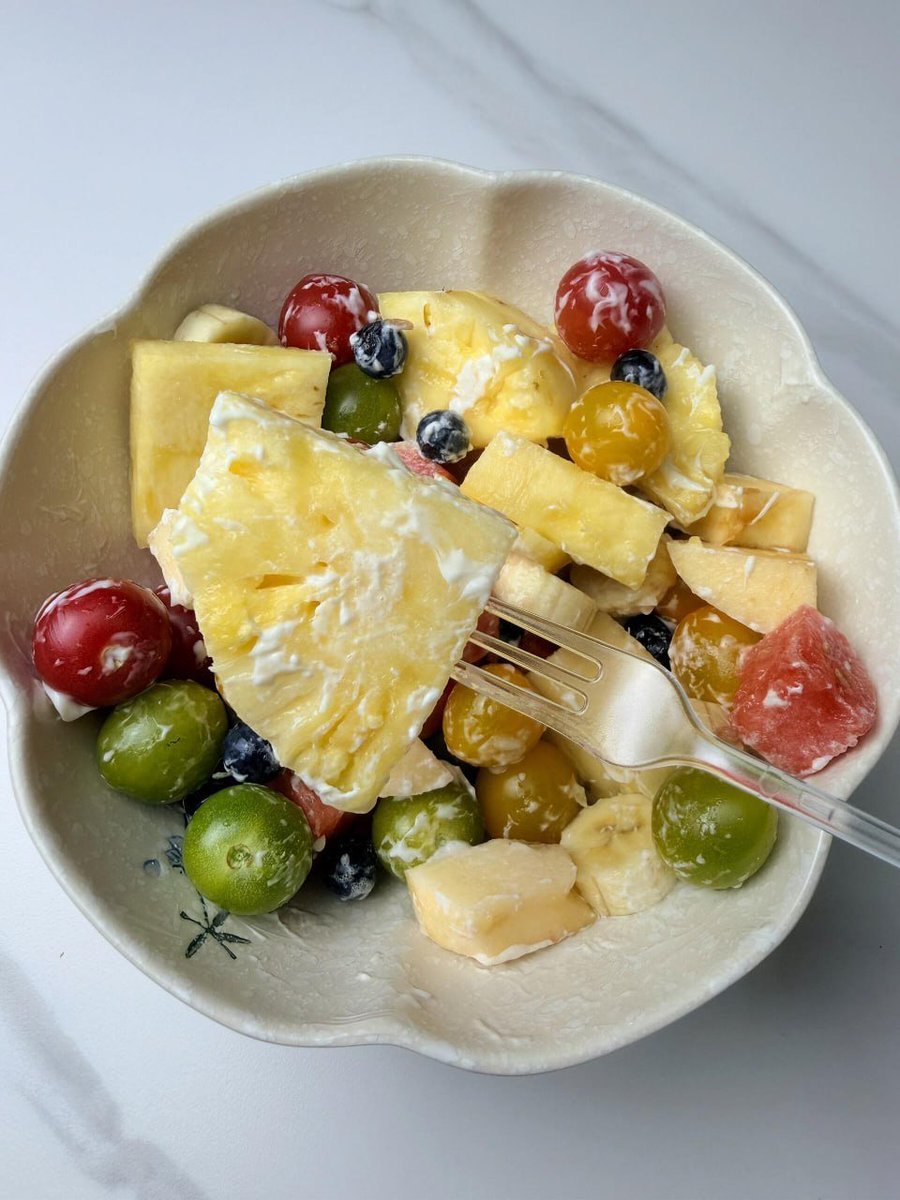 donaldlincool's tweet photo. The joy of summer comes from a big, overflowing bowl of fruit salad! https://t.co/rO0HomEhLG