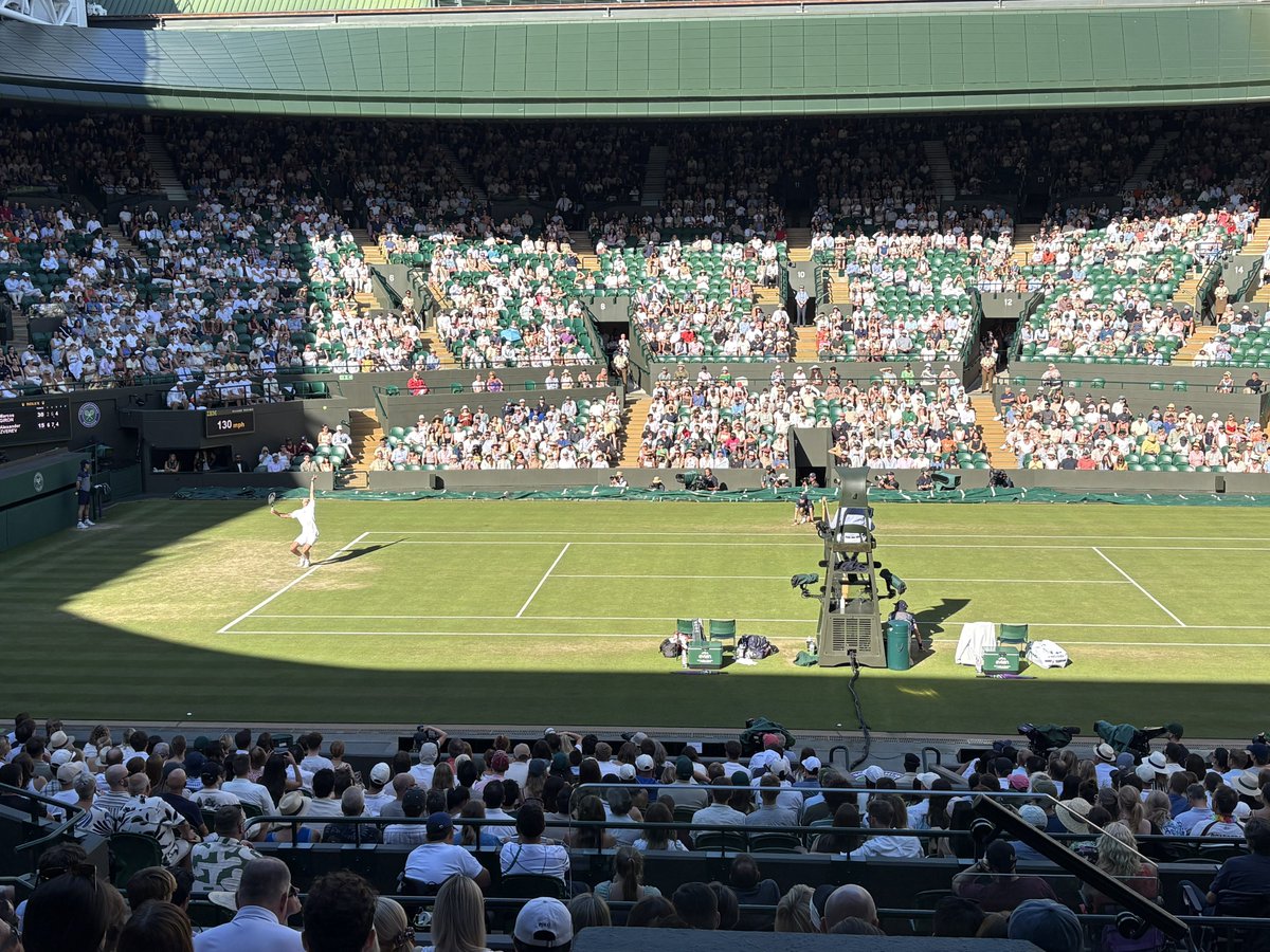 Hulmey75's tweet photo. A great day experiencing some world class tennis at the home of Tennis 🎾 🏴 🏆🥂 #wimbledon #nicedayforit https://t.co/cbdYNCLH4Q