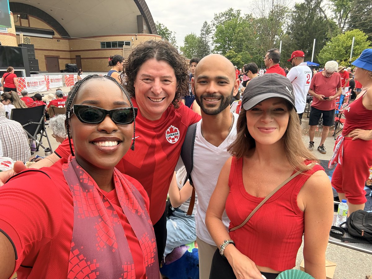 KayabagaArielle's tweet photo. #LdnOnt is so honoured to be part of @FIFAWorldCup right here in our city cheering for our Canada team go Canada 🇨🇦 

—-

#LdnOnt est très honoré de participer avec la @FIFAWorldCup ici même, dans notre ville, pour encourager notre équipe canadienne. Allez le Canada 🇨🇦 https://t.co/4hXdcDCYra