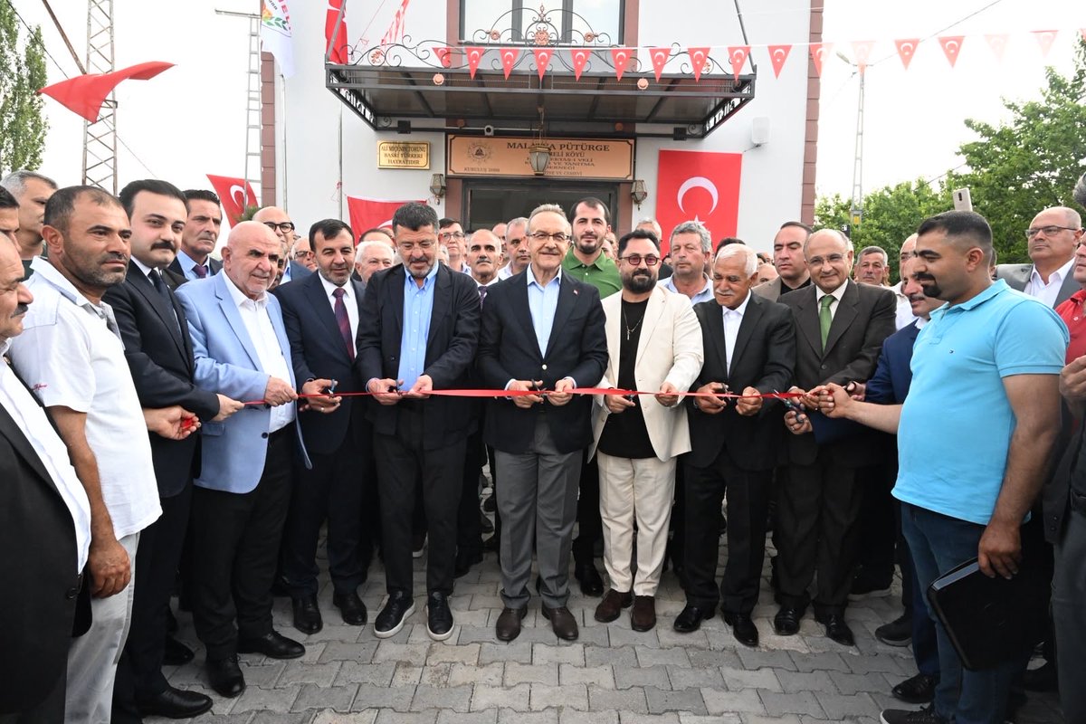 SeddarYavuz's tweet photo. #Pütürge Örmeli Mahallemizde Yapımı Tamamlanan Cemevi ve Taziye Evinin Açılışını Gerçekleştirdik.
Hayırseverimizi tebrik ediyorum. 

Hemşehrilerimizin birlik, beraberlik ve dayanışma kültürünü güçlendirecek bu anlamlı eserin hayırlı olmasını temenni ediyorum.

#Malatya https://t.co/6xxkU6Sx8m