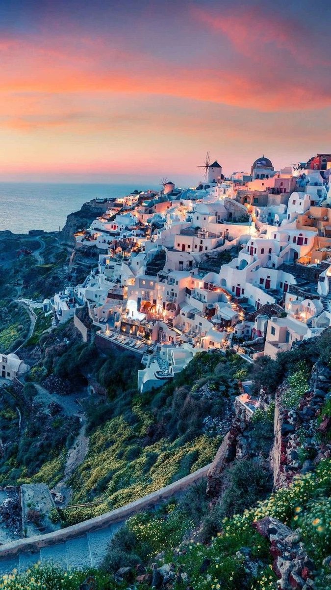 TravelBucketX's tweet photo. Santorini, Greece 🇬🇷 https://t.co/klmsv73qHC