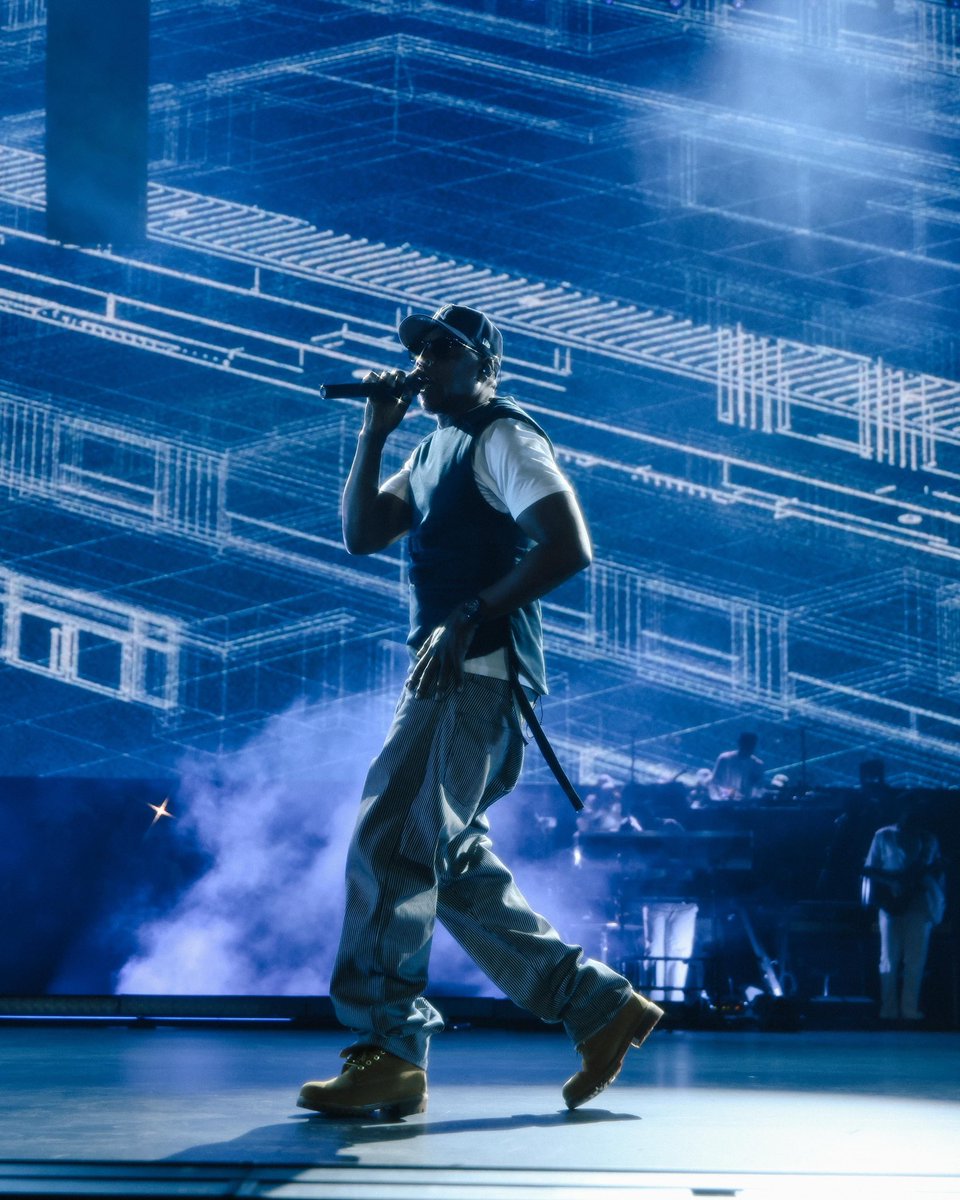 holahovitaaa's tweet photo. JAŸ-Z IS THE UNDISPUTED GOAT OF HIP-HOP. https://t.co/AJ15L6M4ZQ