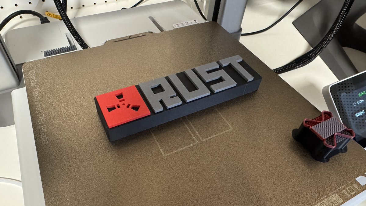 keita_ll's tweet photo. 3Dプリンターで
Rustのアイコン作ってみた！ #Rust https://t.co/tSJR5ytrXa