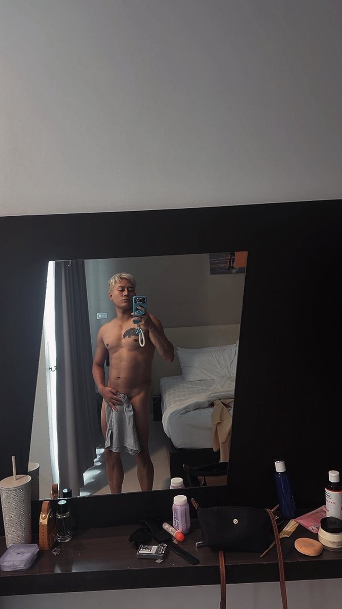 _topfefe_'s tweet photo. 🥱 https://t.co/HHHkvlP8pY