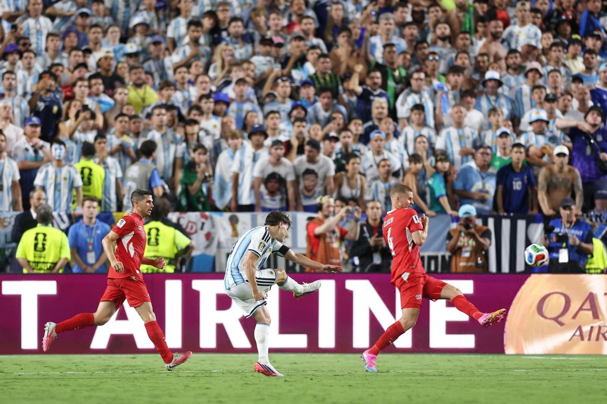 ActuFoot_'s tweet photo. GOLAZO. ☄️🤩 https://t.co/eVZMT8duNN