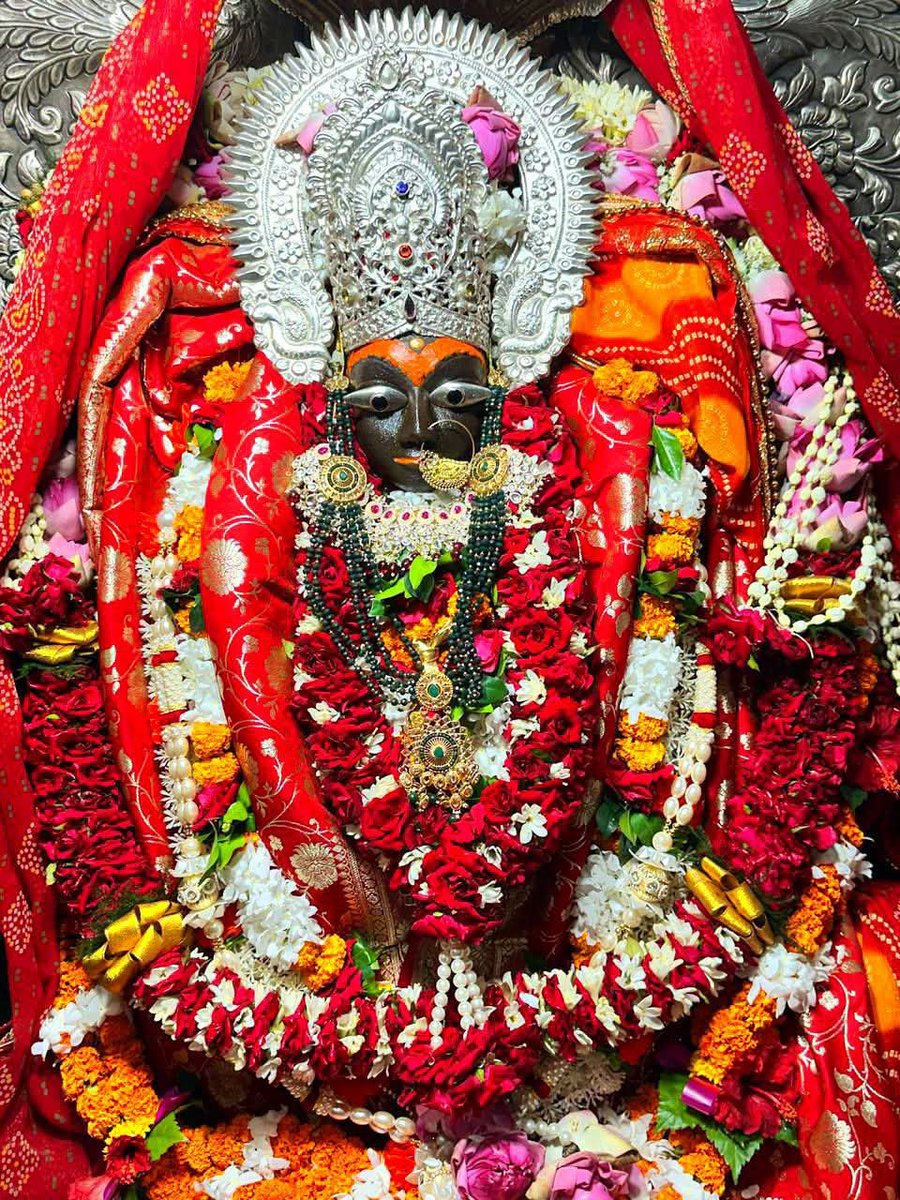 mpathakmp's tweet photo. जय मां शारदा भवानी 🚩🚩
 आज प्रातः कालीन दिव्य शृंगार आरती दर्शन,,,
जय हो माई की https://t.co/4VF3QEwPjJ