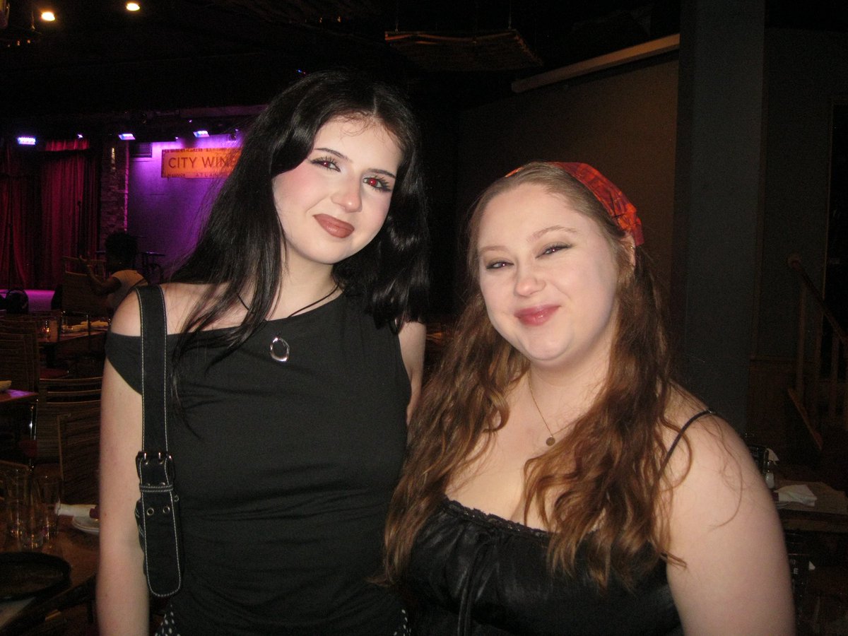 rabidcereal09's tweet photo. ziajess reunion n ziajesskate oomfchella who cheered https://t.co/7udROIRKjj