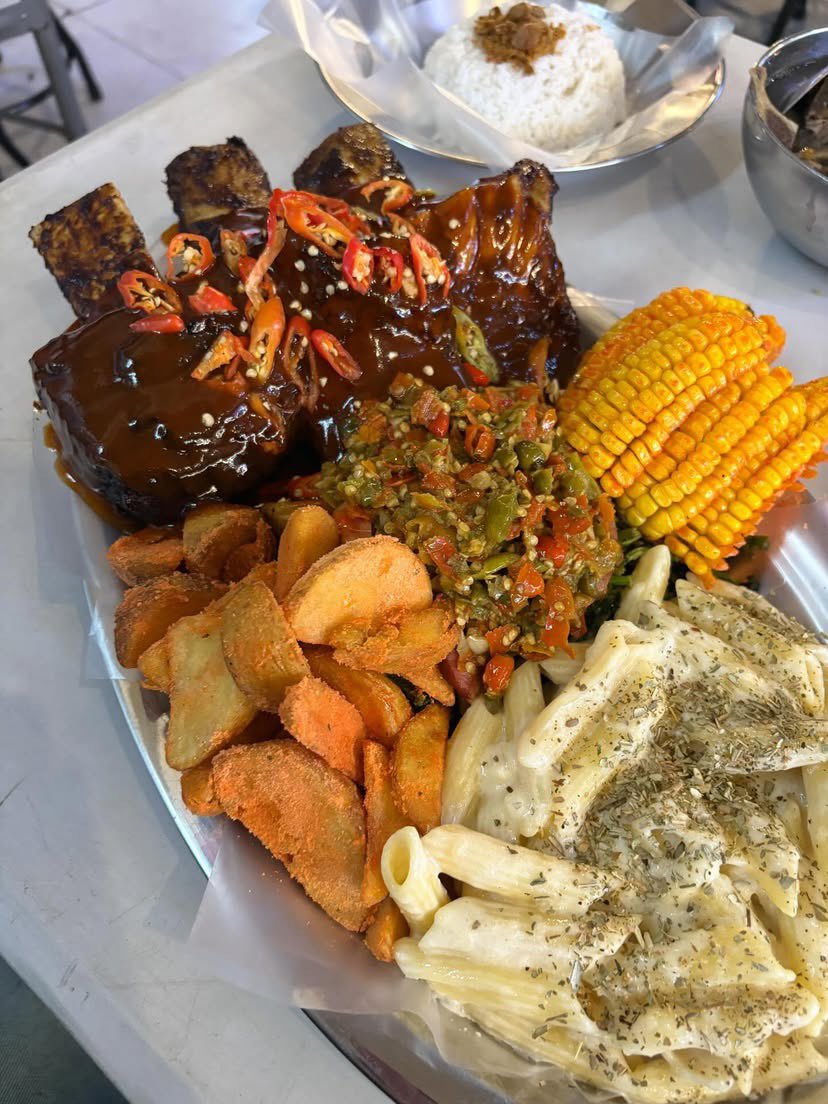 reshypau's tweet photo. Di planet blok M nemu makanan se enak ini😭huuuuuuu nyesel baru tau￼ https://t.co/HaIYHUgUzH