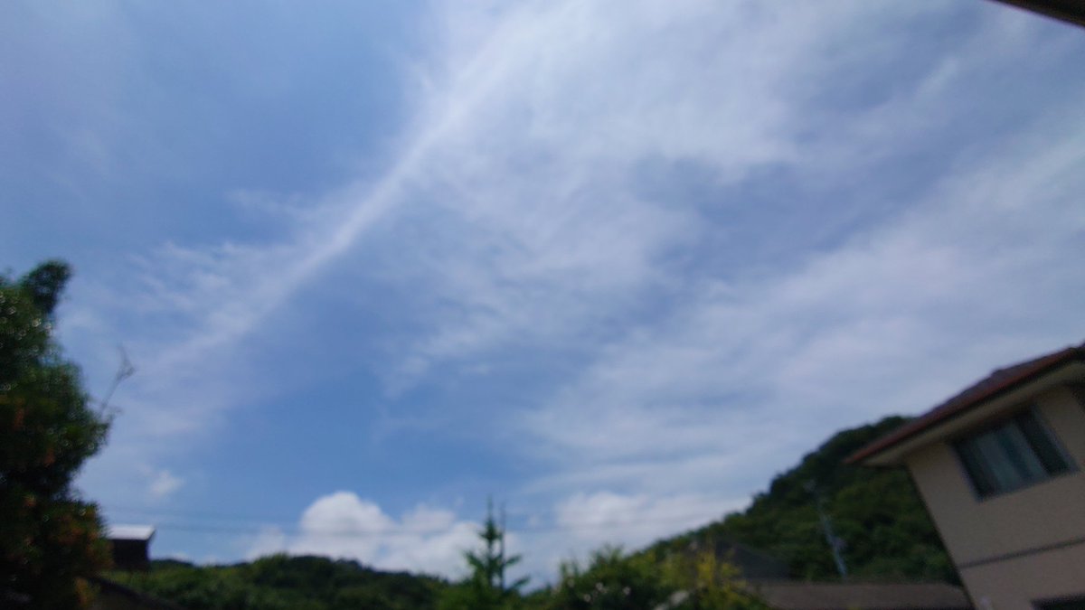 miarii's tweet photo. 260712午後１２時半
#イマソラ
じっとりとした空気が夏本番です。
#Xperia5III
#だから私はXperia https://t.co/722JdJxNdg