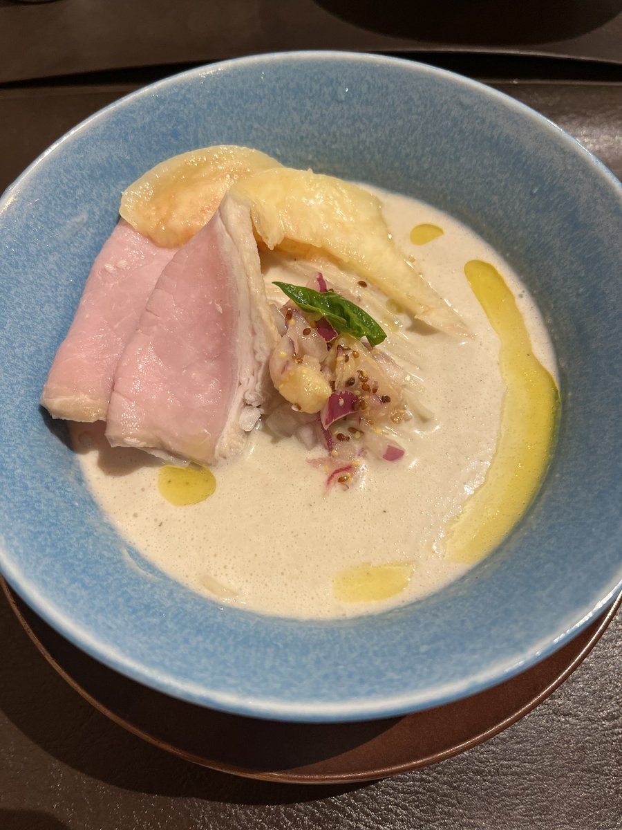 bigstarayaki's tweet photo. 麺処青野@埼玉県寄居町
限定
昆布水冷やしとうもろこしトリュフつけめん 味玉
限定
冷やし桃めん

この季節になるとトウモロコシのつけ汁は甘みが強く昆布水を纏った麺が良く絡みトリュフオイルは香りも良く絶品🌽
桃めんはビシソワーズをベースに桃の甘みと爽やかさで暑い夏に清涼感が増す逸杯💯 https://t.co/AUYXGGlAtl
