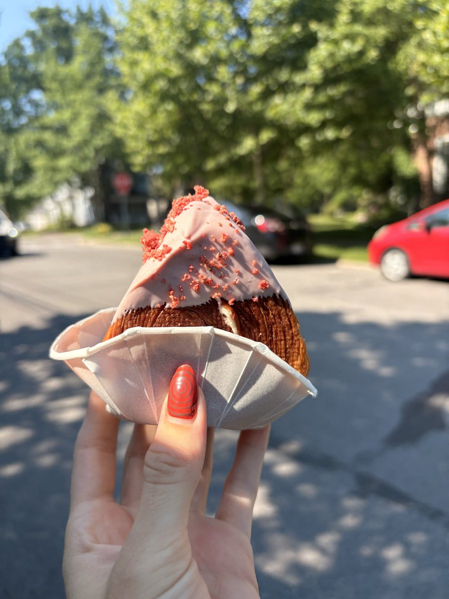 GoddessGanjas's tweet photo. Almost as tasty as me 🤭 https://t.co/pKL4SYD3F0