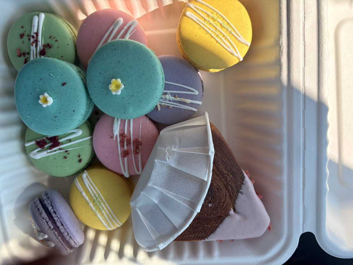 GoddessGanjas's tweet photo. Almost as tasty as me 🤭 https://t.co/pKL4SYD3F0