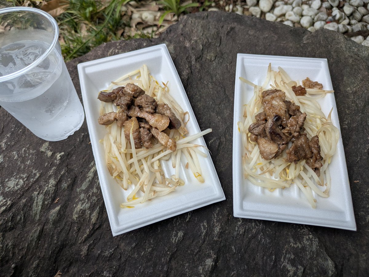 A7hFk's tweet photo. 熊肉は開始三十分で売り切れて有りつけず🥲
その代わりに鹿と猪はたらふく食いまくった🫎🐗🥩🥩🤤🤤🤤

#丹沢ジビエ祭り https://t.co/86nRVBEtHV