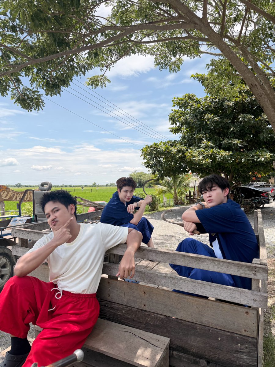 BUS_SONRAY's tweet photo. ขอบคุณรายการ คุณพระช่วย วัยรุ่นเรียนไทย ที่ชวน #HEARTchuthiwat และ #THAIchayanon ไปเปิดประสบการณ์ดี ๆ นะครับ 🚜🫶🏻

ทั้งสนุก ทั้งได้เรียนรู้วิถีชีวิตเสน่ห์ของวัฒนธรรมไทยแบบใกล้ชิดเลยครับ หวังว่าจะได้กลับมาอีกนะครับ 🐃✨

รับชมย้อนหลังได้ที่ 
🔗: https://t.co/mk5btWxV8E

#คุณพระช่วยxBUS
#คุณพระช่วย #วัยรุ่นเรียนไทย
#BUSbecauseofyouishine