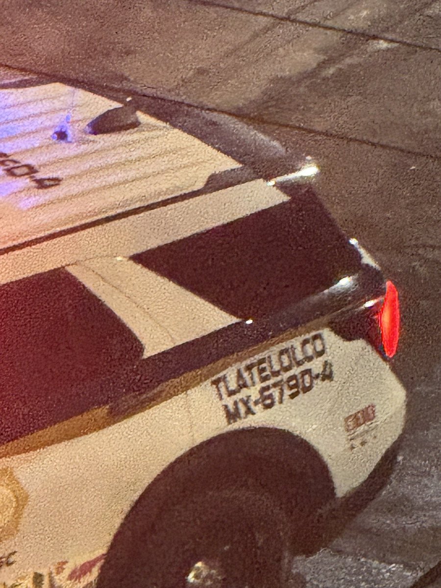 Berof_'s tweet photo. @OVIALCDMX @SSC_CDMX @UCS_GCDMX @C5_CDMX De una podrian avisar que se organicen bien. Porque siempre hacen un desastre de su alcoholimetro, empiezan los pitidos y no dejan dormir a la colonia. Aqui en Eje central y casi Circuito. https://t.co/PJyf27aqCa