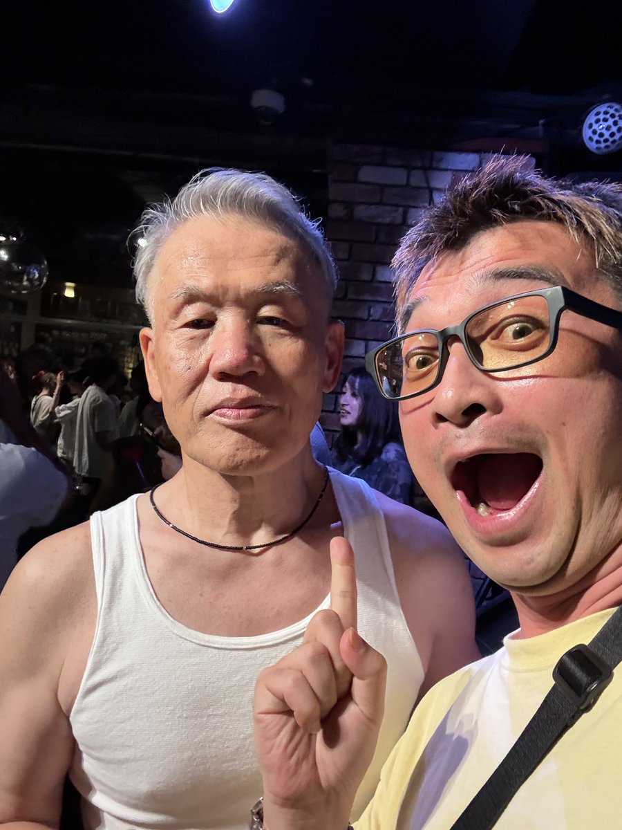 sevenina's tweet photo. この先輩最高！ https://t.co/JVojo7vpJY
