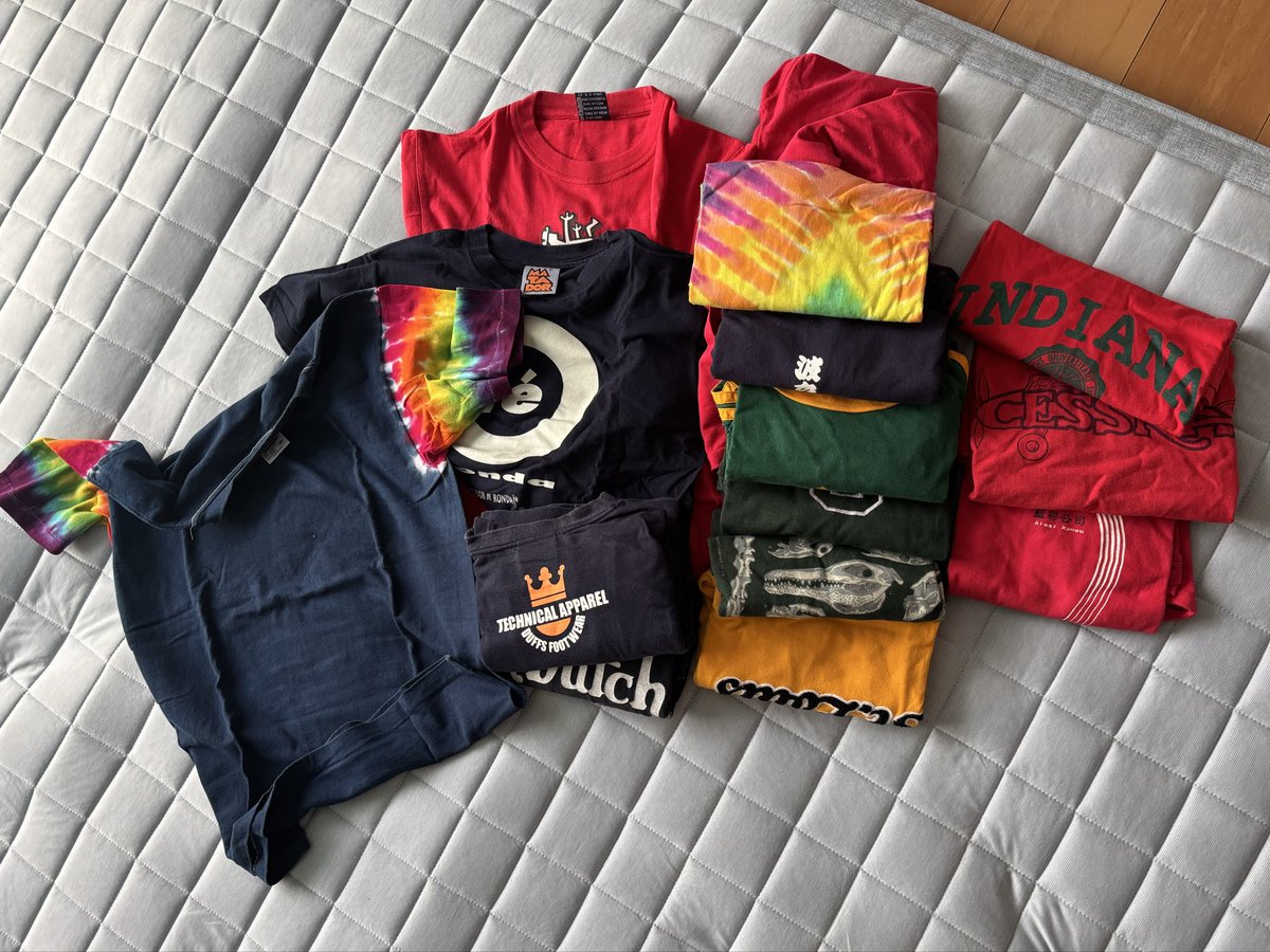 BASSMUSHI's tweet photo. 更にTシャツ類も断捨離した👕🇪🇸
（本音言うと…もう着れない、入らない💦w） https://t.co/6d3gfaGZ7y