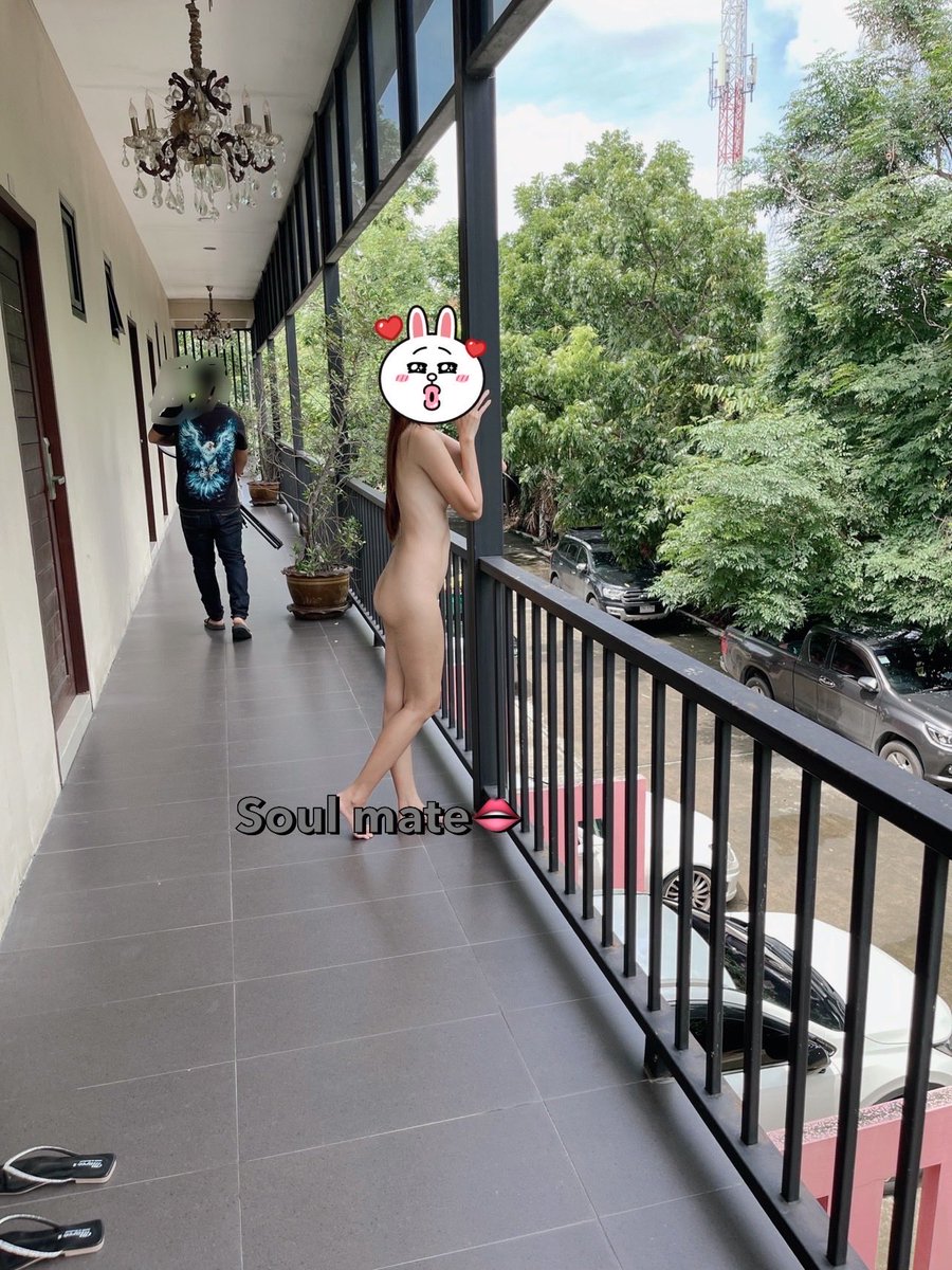 mayasecret11's tweet photo. ตื่นเช้ามาดูบอล ⚽️⚽️⚽️⚽️ 
#Outdoor #naked #naturist https://t.co/9X47NoTwZm