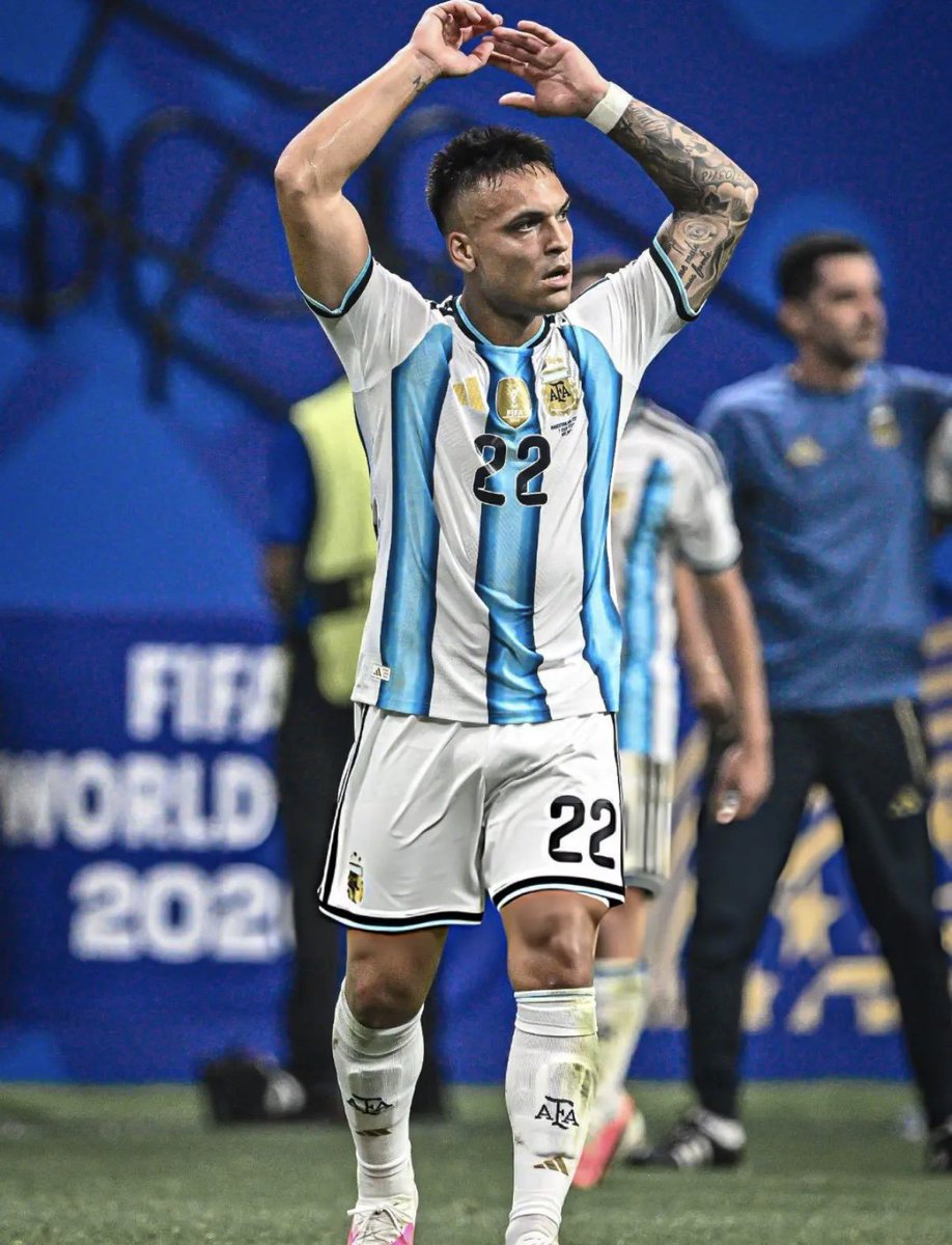 DavidMorales911's tweet photo. 🇦🇷 Lautaro Martínez anotó su segundo gol en Copa del Mundo, tanto 39 con la Albiceleste.

125 | Lionel Messi
56 | Gabriel Batistuta
42 | Sergio Agüero
39 | Lautaro Martínez
35 | Hernán Crespo https://t.co/6lTrcJISDi