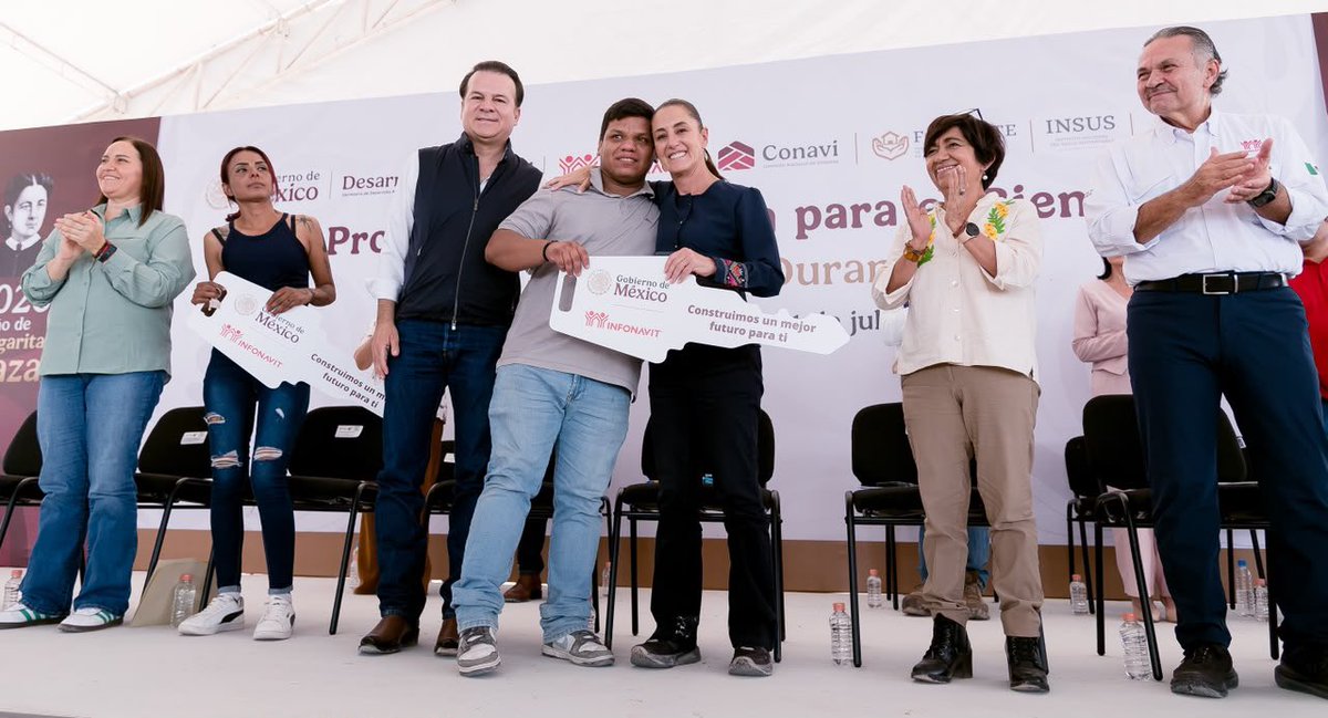 EVillegasV's tweet photo. 🏡 Cuando los gobiernos trabajan unidos, las familias son las que ganan.

Junto con la presidenta @Claudiashein seguimos impulsando el programa Vivienda para el Bienestar, para que más familias, especialmente en La Laguna, puedan acceder a una vivienda digna y construir su patrimonio. 🤝

Además, la cancelación de créditos hipotecarios dará tranquilidad y certeza a miles de personas, porque contar con un hogar también significa tener un mejor futuro.