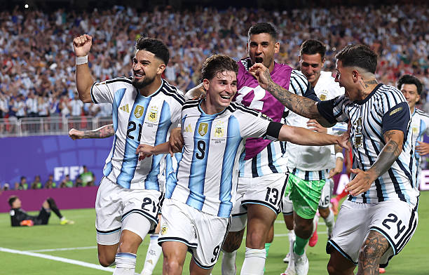 la12tuittera's tweet photo. ✅🇦🇷GANOOOOOOO ARGENTINA! NOS VEMOS EN SEMIFINALES ANTE INGLATERRA EL MIÉRCOLES. https://t.co/D6l6FiIzkV