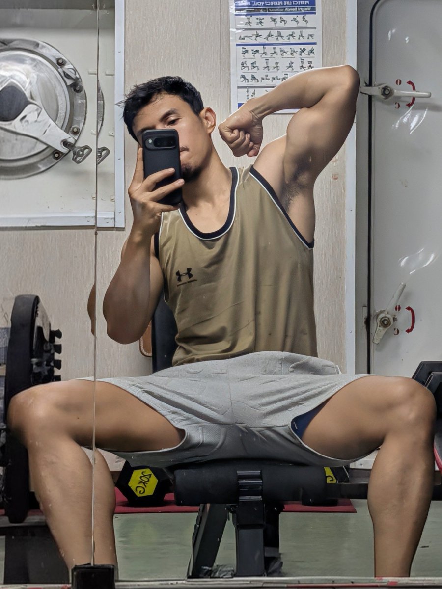 EngR_BeNtOn's tweet photo. Can be your b̶a̶b̶y̶ Daddy , on a Sunday... https://t.co/j3RmfPUjm7
