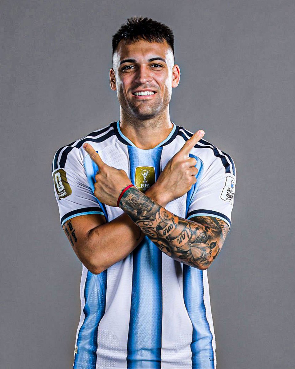 juegosimple__'s tweet photo. 🔝 GOOOOOOOOOL DE LAUTARO MARTÍNEZ.

🇦🇷 ARGENTINA LE GANA 3-1 A SUIZA. https://t.co/1i701EVBlO