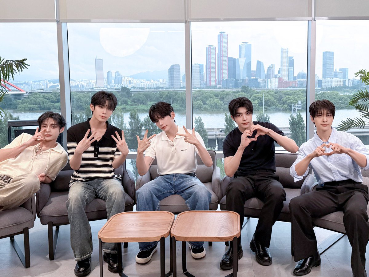 ZB1_stats2's tweet photo. #ZEROBASEONE Boy Group Brand Reputation Rankings (May - July 2026)

May 2026: Ranked #26 with a Brand Reputation Index of 618,946

🔥June 2026: Ranked #9 with a Brand Reputation Index of 1,993,744

🆕🔥July 2026: Ranked #12 with a Brand Reputation Index of 1,319,917

#ZB1 #제로베이스원 @ZB1_official