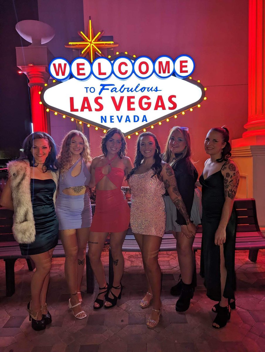 ronniedohertyy's tweet photo. Can we run it back ladies? ππ°ππ
#girlstrip #birthdaybehaviour #saturdaysareforthegirls #stripclub #throwback https://t.co/anRkND3gvT