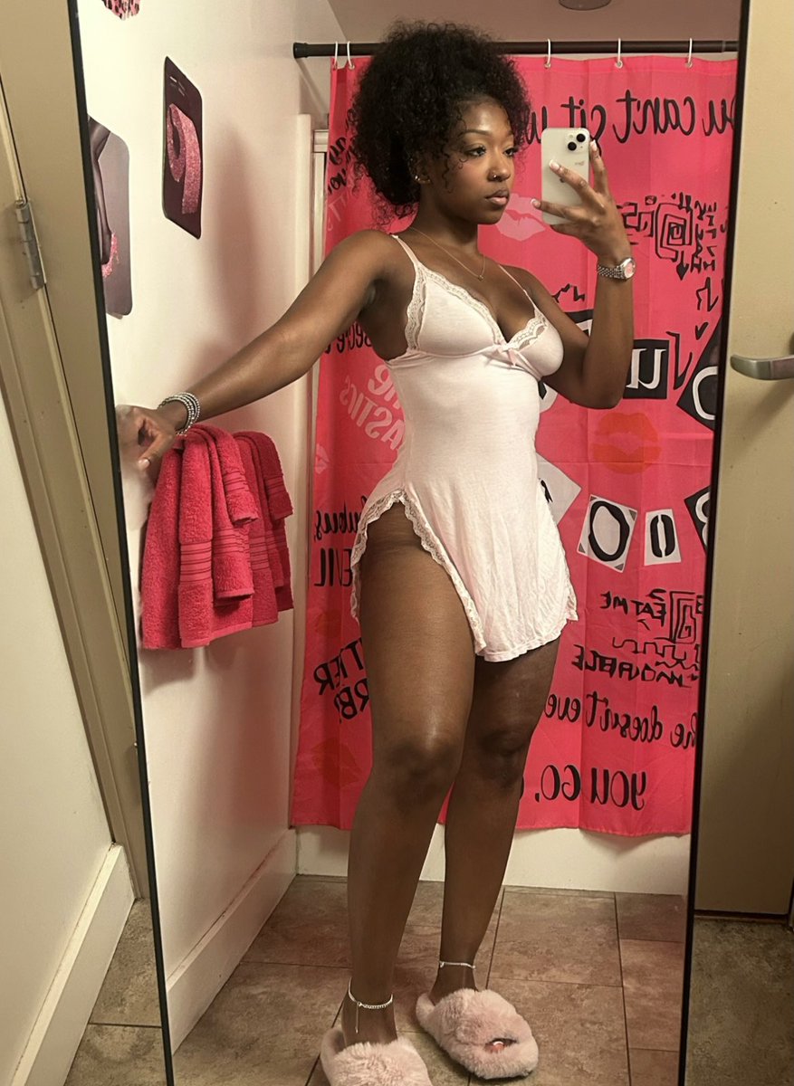 ebonidaniellee tweet picture