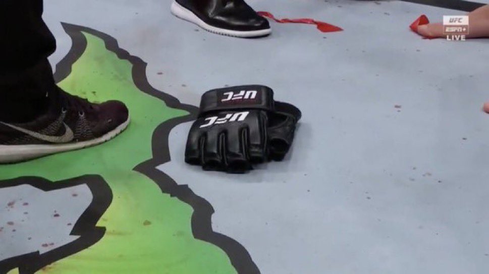 DovySimuMMA's tweet photo. it’s time Conor McGregor 

#UFC329 https://t.co/OyjoTEkniO