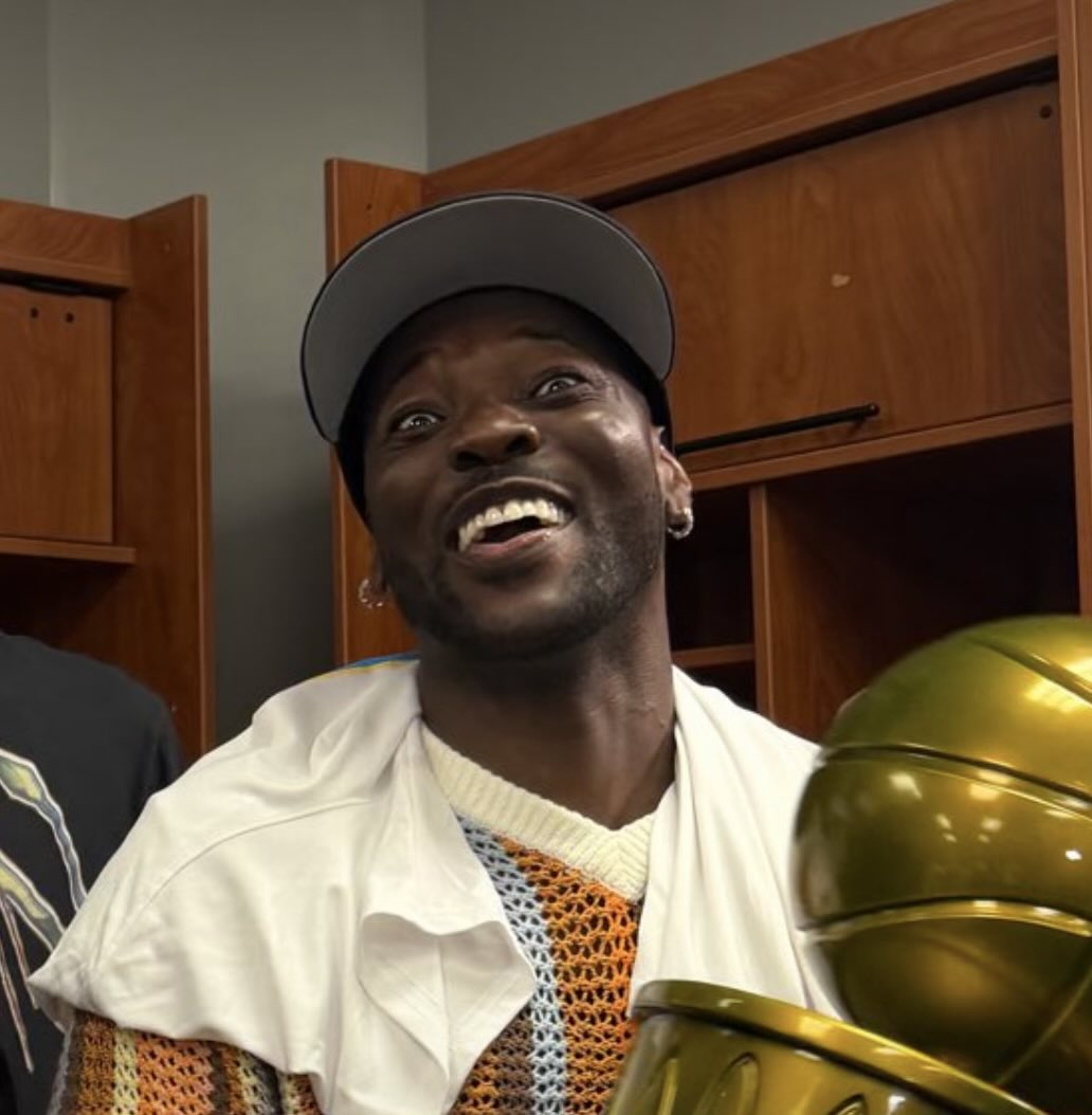 y3sjayden's tweet photo. Nigga happy af https://t.co/tV0iGT378y