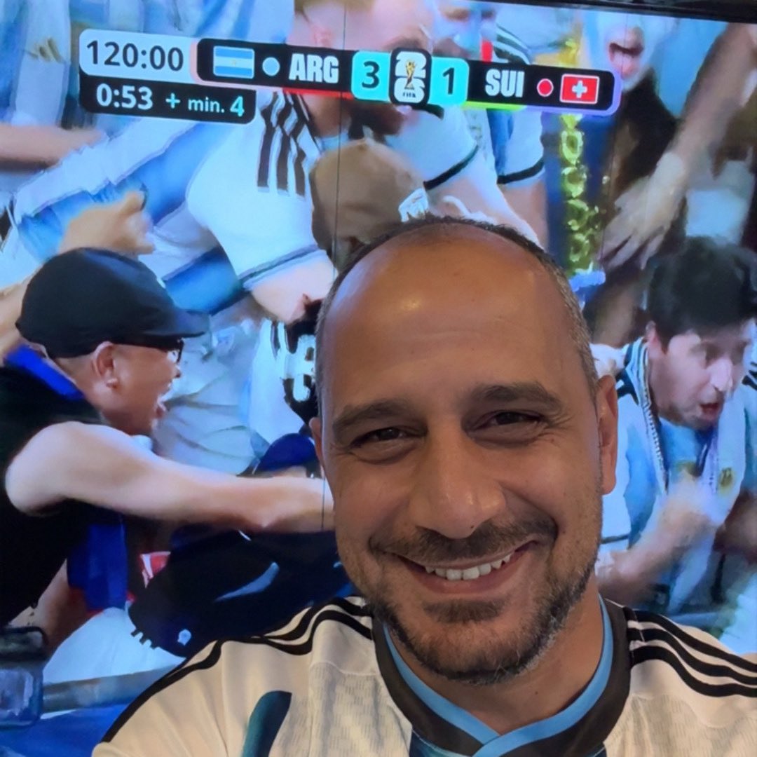 TalhaAhmad81's tweet photo. الارجنتين الى نصف النهائي
ابطال العالم في نصف النهائي
ميسي ورفاقه في كأس العالم 

مبروووووووووووك لجماهير التانغو وهاردلك لكل من شجع سويسرا

وبعد قليل حلقة احتفالية تحليلية ارجنتينية https://t.co/AihDUnXw2Q