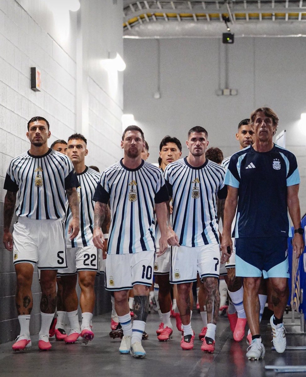 a__4iz's tweet photo. 🚨🚨🚨رســمــيًــا  

مُنتخب الارجنتين يتأهل لـنصف نهائي كاس العالم 2026م 🇦🇷✅

  #الارجنتين_سويسرا |   #كأس_العالم_2026 |   #FIFAWorldCup https://t.co/ssCcZAQwtc