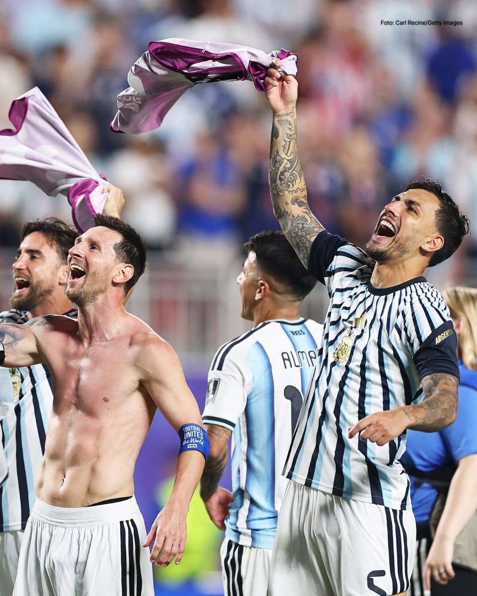 lanumero12comar's tweet photo. Con mis amigos voy festejando un triunfo más 💙🤍💙 https://t.co/tX12ok45oT